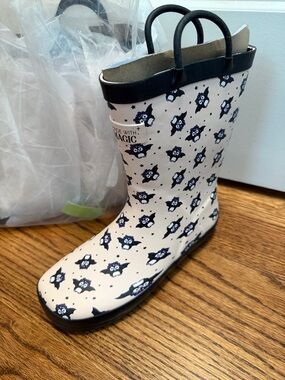 Kids Rain Boots with Bat Chattermax Pattern and Black Trim size 3 Big Kids NEW